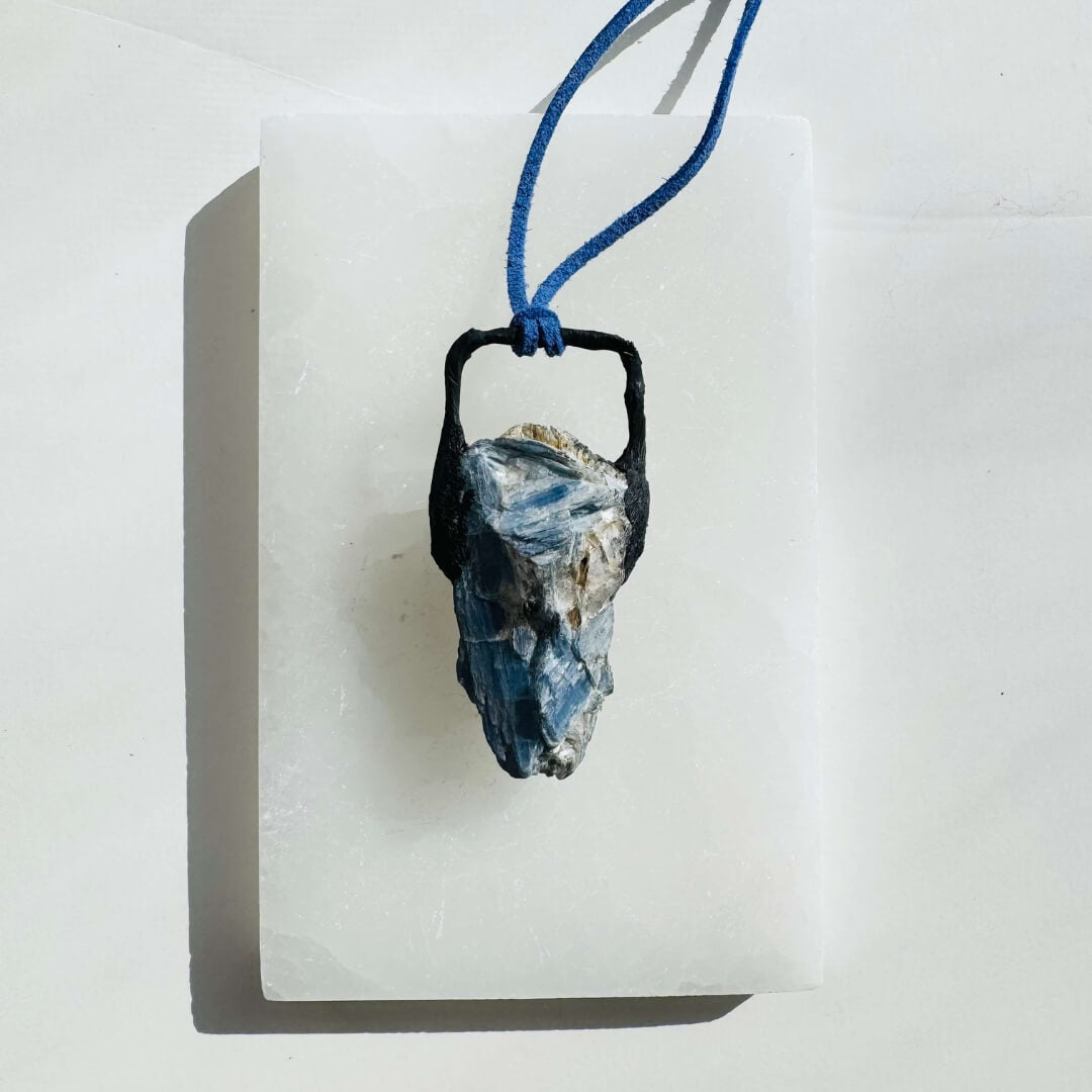BLUE KYANITE | Psychic Downloads, Past Life Recall
