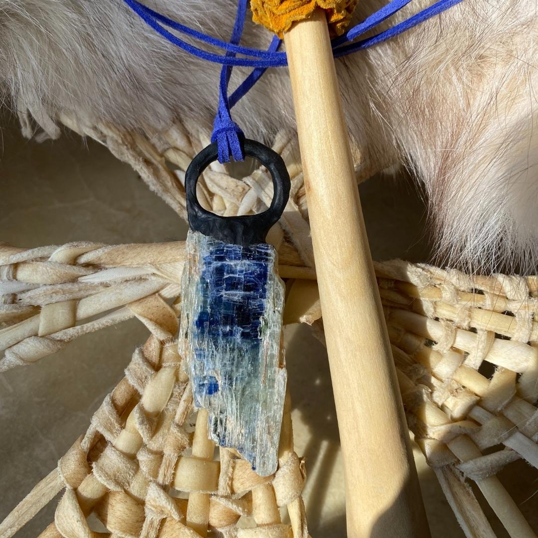 BLUE KYANITE | Protection, Expression, Telepathy